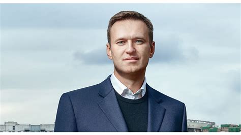 Алексей навальный — российский общественный и политический деятель, ведущий общественную борьбу с коррупцией. Алексей Навальный принимает пожертвования в биткоинах