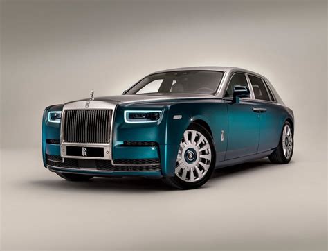 Rolls Royce Phantom Iridescent Opulence Une œuvre Dart Dans L
