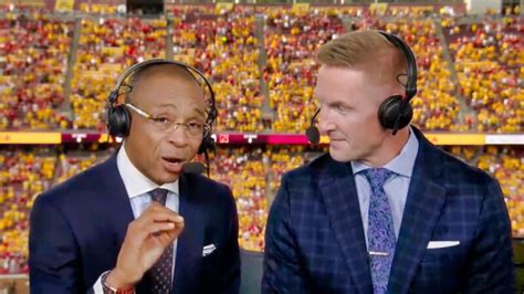 Football Fans Were Loving Gus Johnson As He Went Absolutely Nuts While