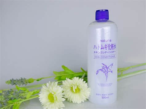 Hatomugi skin conditioner is a multi purpose product as it can be used on both face and body. Review Lotion Naturie Hatomugi Skin Conditioner: Cho da ẩm ...