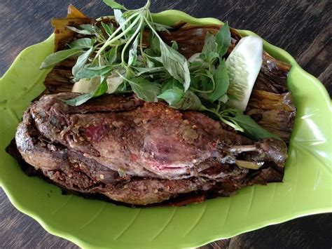 Bebek ali borromeus terletak di jalan hassanudin, kota bandung. Resep dan Cara Membuat Bebek Songkem Khas Madura, Bikin Ngiler