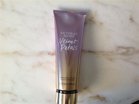 Victorias Secret Velvet Petals Fragrance Body Lotion 8 Fl Oz 236 Ml