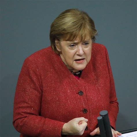 Vrt Nws Angela Merkel Emotioneel Door Stijgende Coronacijfers