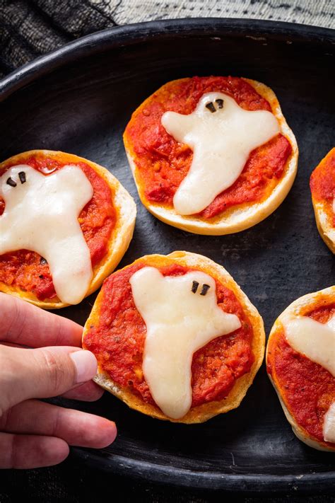 10 Cute Easy Halloween Party Food Ideas 2021