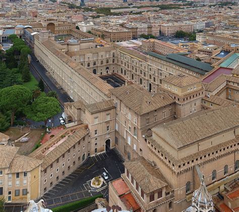 Cortile Del Belvedere In Citta Del Vaticano