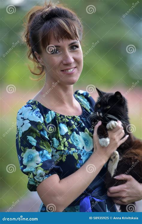 Beautiful Brunette Woman With Cat Stock Image Image Of Health Cute