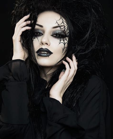 Pin By ꠸αƞϵ On BlɑϲƘ ƘíՏՏҽՏ Black Makeup Gothic Goth Beauty