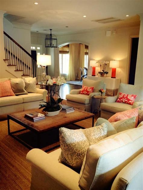 This Is So Warm And Cozy Get Bright And Lively Livingroomdecorcosy In
