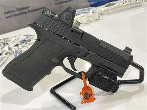 shot show palmetto state s new dagger micro 9mm and rock 57 5 7x28 pistols the truth about guns