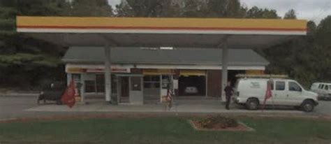 Andover Gas Station Is Robbed At Gunpoint