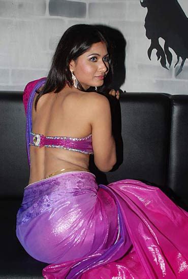 Hot Pics Divya Dwivedi In Saree Spicy Photos South Indian Actress Pictures South Indian