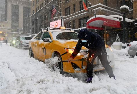 Photos Biggest Blizzard In Years Blankets Us Northeast In Snow News
