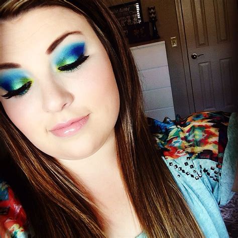 Ocean Eyes With The Urban Decay Electric Palette Daceycouture Urban