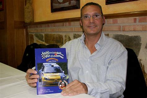 Jose Piñon Presenta Su Libro Auto Sprint