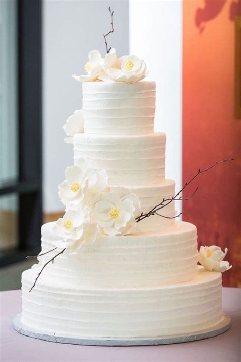 18 Simple White Wedding Cakes Ideas For Your 2019 Wedding