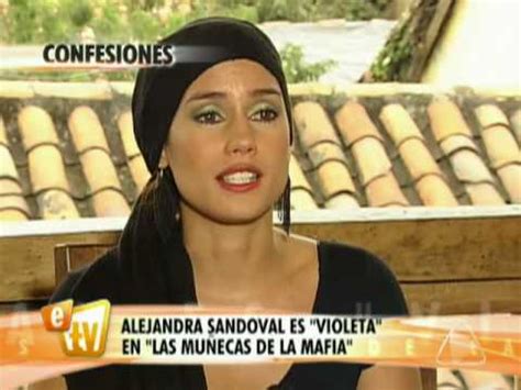 ¡hasta que la mafia los separe! Alejandra Sandoval es la muñeca Violeta - YouTube