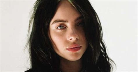 @billie eilish showcases her star potential with a sparkling performance of standout single watch which is lifted off her debut ep don't smile at mefollow. בילי אייליש נגד החפצה: "אם אני מורידה את השכבות - אני זונה"