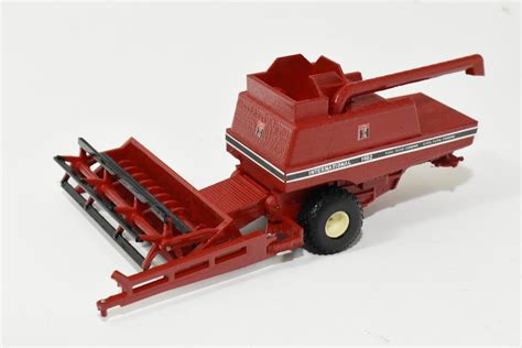 Custom International Harvester Pull Type Combine Daltons Farm Toys