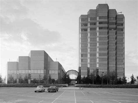 We work together to maximize the contribution of our team to the design process and can reassign personnel as needed to accommodate accelerated schedules or additional service requests. BP Exploration Building - Anchorage, Alaska : architecture