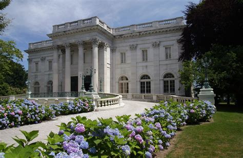 Living Like Gatsby A Guide To The Newport Mansions