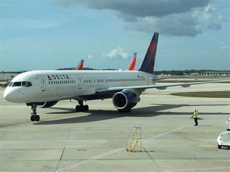 19 found this review helpful. Delta Air Lines Fleet Boeing 757-200 Details and Pictures