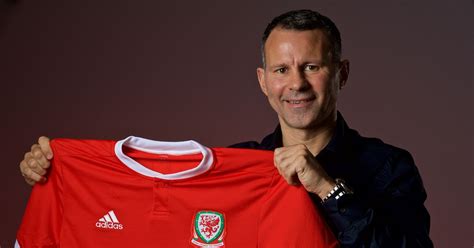 Which famous soccer players dad was a rugby player? 'I can't bring myself to use his name' - Ryan Giggs' dad ...