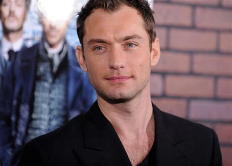 It stars ethan hawke and uma thurman, with jude law, loren dean, ernest borgnine, gore vidal, and alan arkin appearing in supporting roles. The Young Pope highlights Jude Law's dangerous beauty.
