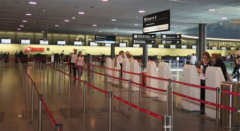 Whether you are at home or out and about, travelling with baggage or without. Gepäckaufgabe in Sekunden am Flughafen Zürich - TRAVEL INSIDE