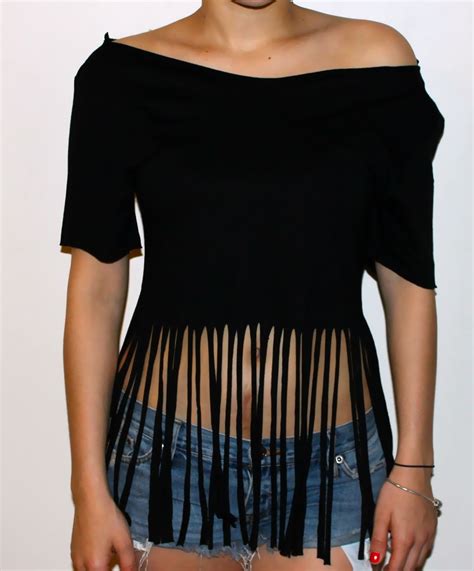 Diy embroidered and cut neck sweatshirt tutorial from tambouille here. T Shirt Cutting Ideas | DIY: Fringe T-shirt : Cheap Chic Obsession | lights | Pinterest ...