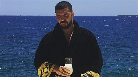 The Good Life Drake Shows Off Buff Body In Shirtless Pool Pics Entertainment Tonight