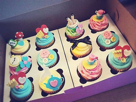 Talking tables alice in wonderland cupcake stand, decoration table centrepiece for mad hatter party, birthday, afternoon teas, baby shower, treat, mixed colors 4.6 out of 5 stars 1,306 $33.57 $ 33. Alice in Wonderland cupcakes | Sweet cakes, Alice in ...