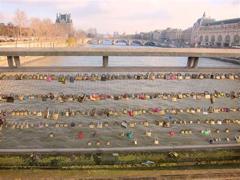 This Is How You Do A Paris Love Lock Bridge When Youre Single