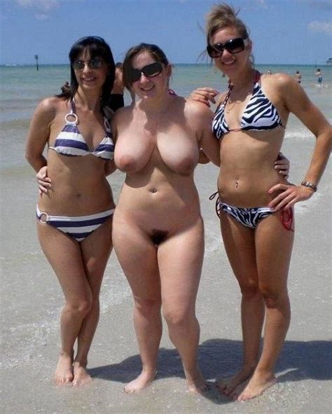 Beach Topless Big Boobs And Free Porn