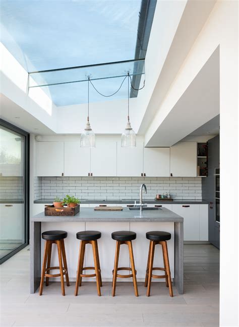 A Modern Light Kitchen Contemporary Kitchen London By Decology