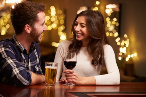 Relationship Experts Reveal How To Survive A First Date