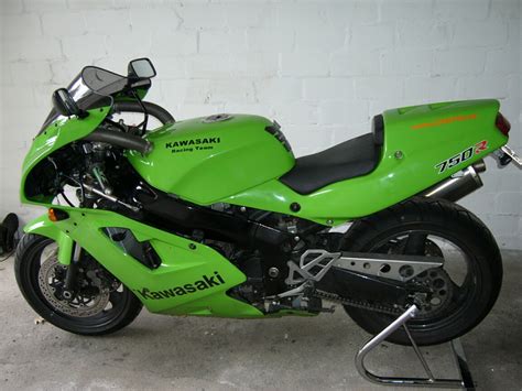 This group was created for like minded people to share anything and. KAWASAKI ZXR 750 - Review and photos