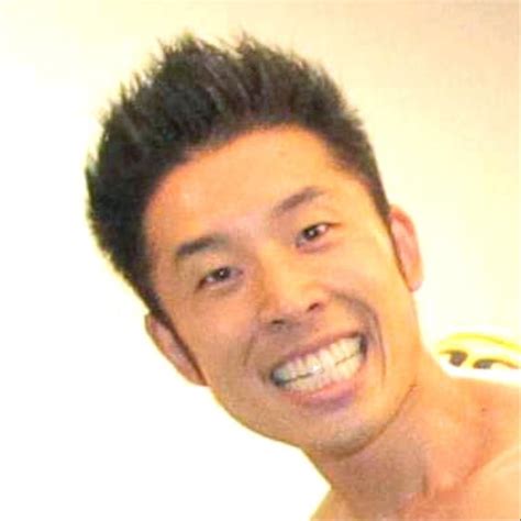あなた に 、 ちょっとした ぷれぜんと です 。 これ は ほんの きもち です 。 i hope you ' ll like it. なかやまきんに君、42歳誕生日に黒光りのバッキバキ姿「もはや ...