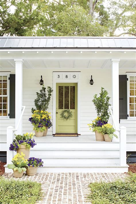 86 brilliant front door paint colors pictures #frontdoor. 19 Bold Colors for Your Front Door in 2020 | Curb appeal ...