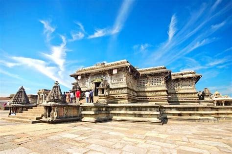 Famous Temples In South India That Mix Art And Divinity