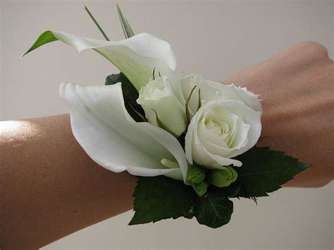 Rose Calla Wrist Corsage In 2020 Corsage Wedding Wrist Corsage