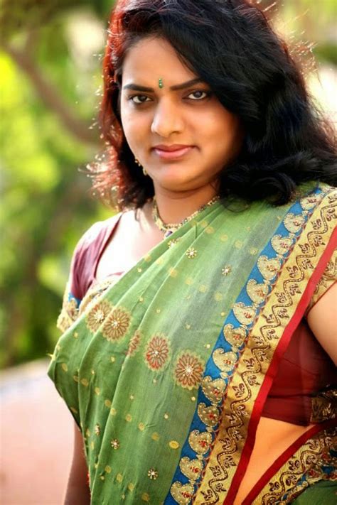 Doodhwali Kerala Mallu Aunty House Wife Lasya Sexy Big Boob Shape Side View In Hot Saree Mallu