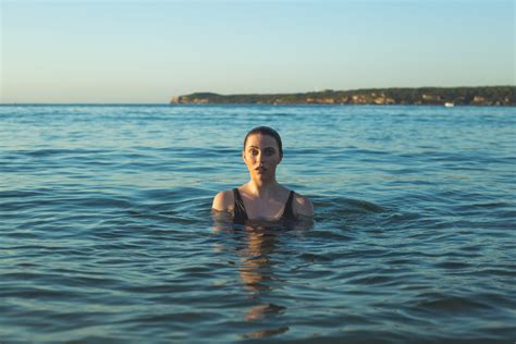 Bildet Strand hav horisont person kvinne shore bølge ferie modell svømme POS TRUNC