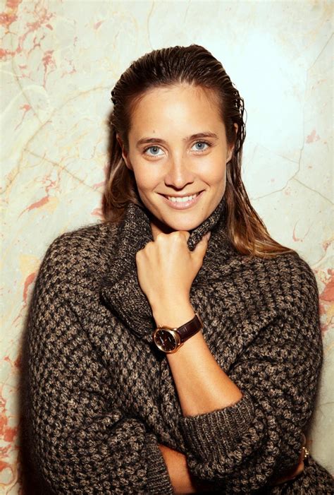 Her father is a computer scientist and her mother is a seamstress. Julie de Bona, le goût du jeu - Madame Figaro