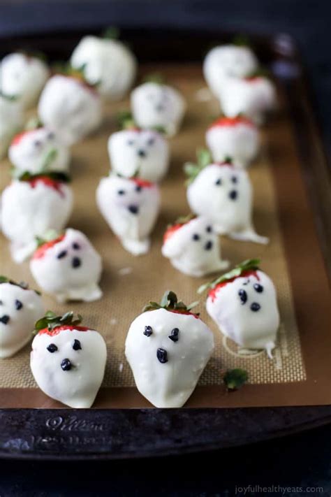 Chocolate Covered Strawberry Ghosts Easy Healthy Halloween Dessert