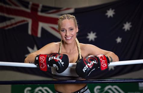 Ebanie bridges to return march 13th | tha boxing voice. Ebanie Bridges: I'll be a hero in the UK when I beat ...
