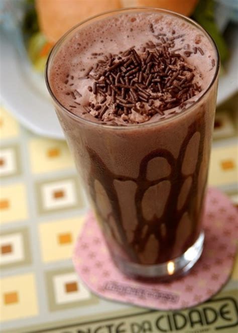 Milk shake de chocolate da Cris | Receitas Gshow | Gshow