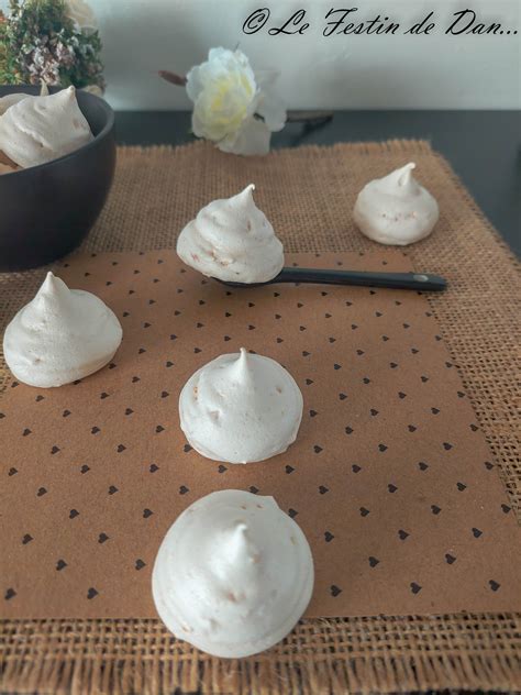 Le Festin de Dan Meringues à la Noix de Coco