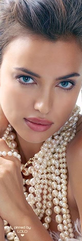 Irina Shayk Lolo ︎ Irina Shayk Beauty Pearls