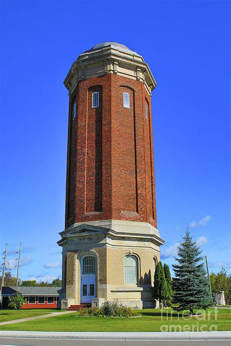 Manistique Historical Water Tower 2097 Photograph By Norris Seward