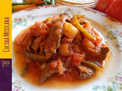 Capas de cremoso puré de papas, relleno de jugosa carne de res, y mucho queso derretido. Bistec a la Mexicana con Papas | JAUJA COCINA MEXICANA ...